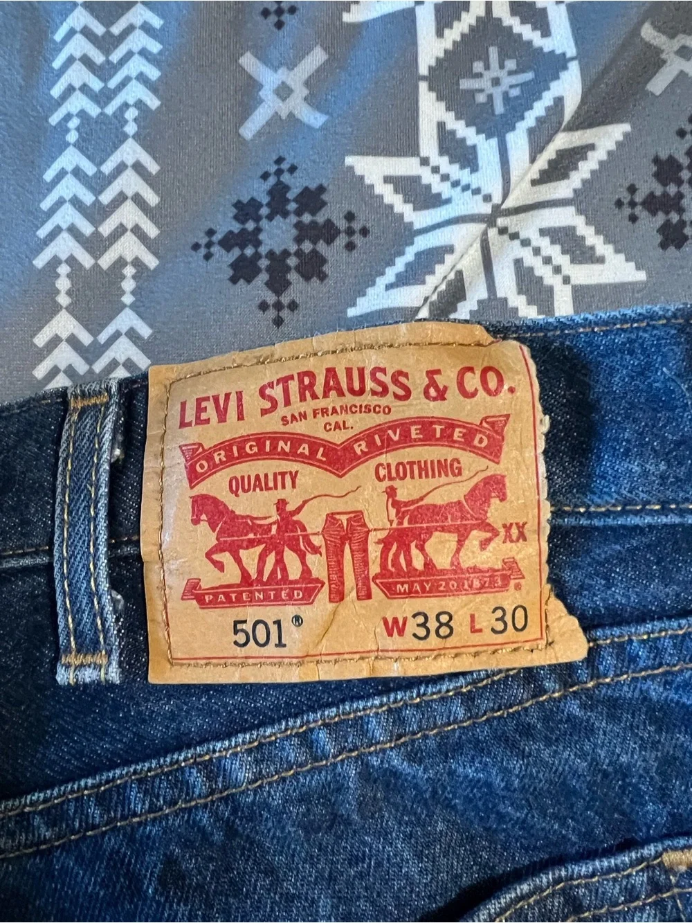 Levis relaxed straight